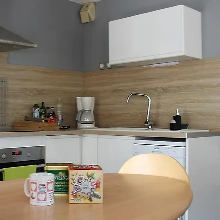 Hébergement de vacances Splendide T3 Près De La Avec Piscine, Parking Et Wi-fi - Fr-1-607-206 Agde