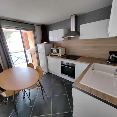Feriehus Splendide T3 Renove Avec Piscine Et Parking A 100m De La Mer, 6 Pers, Terrasse, Wifi - Fr-1-607-206 *