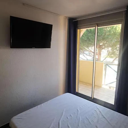 Splendide T3 Renove Avec Piscine Et Parking A 100m De La Mer, 6 Pers, Terrasse, Wifi - Fr-1-607-206 Agde