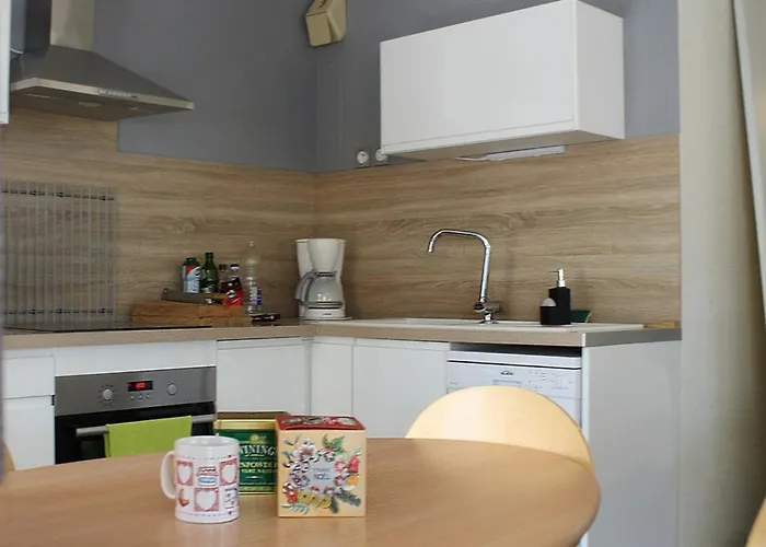 Casa vacanze Splendide T3 Près De La Avec Piscine, Parking Et Wi-fi - Fr-1-607-206 Agde